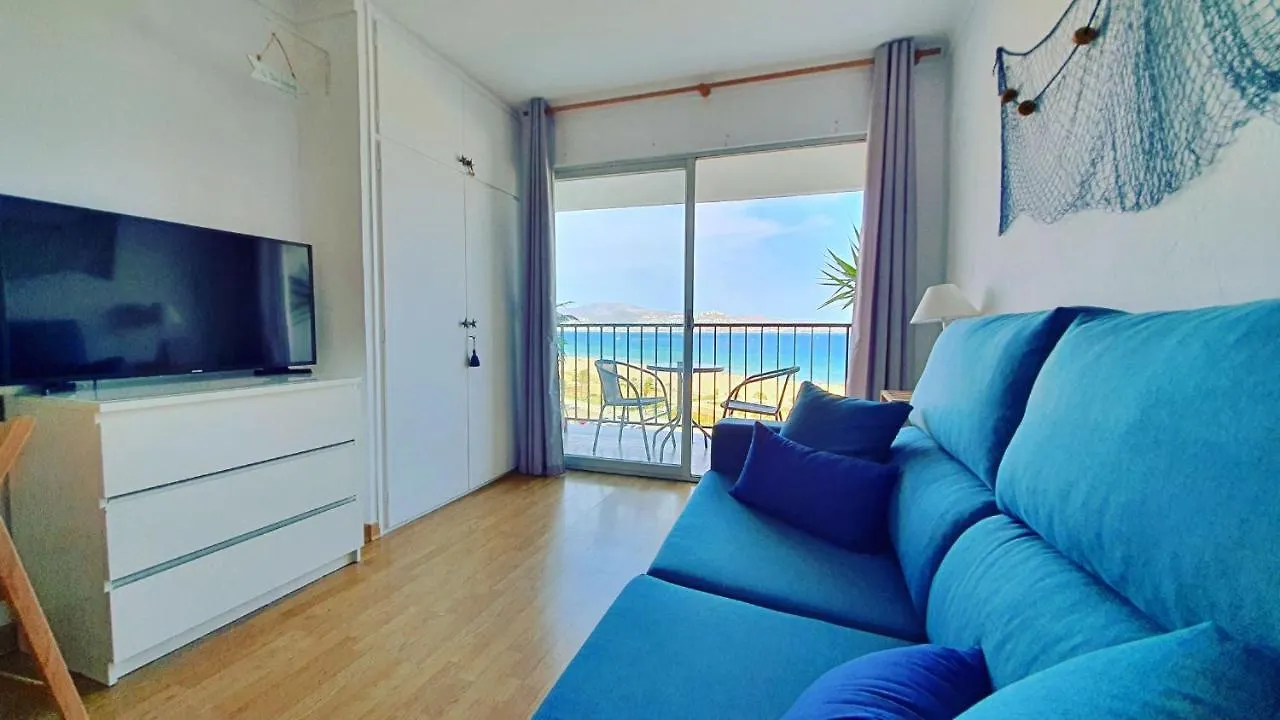 Apartment Cozy Beach-Front Studio With Amazing Sea View Empuriabrava Spain